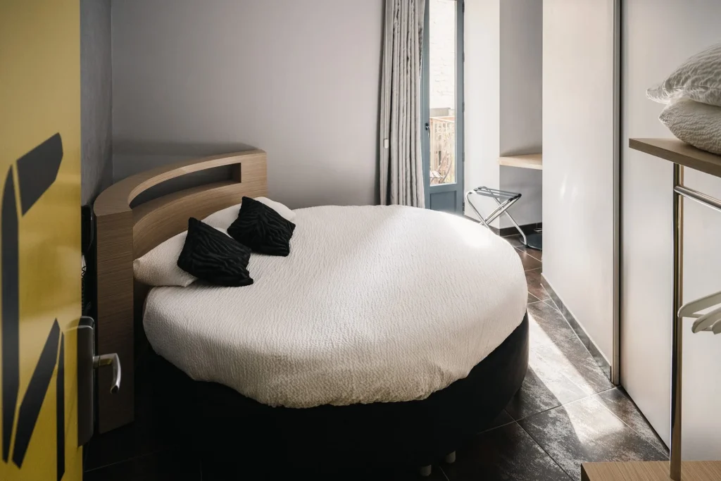 Chambre cosy Hôtel les fleurines - Villefranche de Rouergue