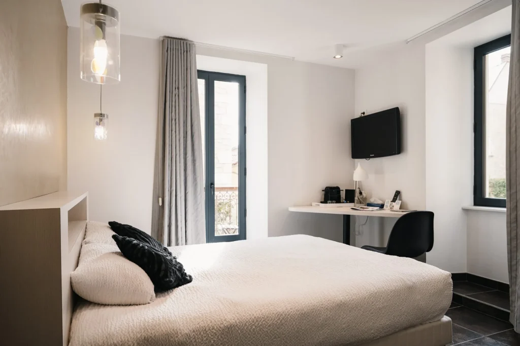 Chambre Privilège - Hôtel les Fleurines - Villefranche de Rouergue