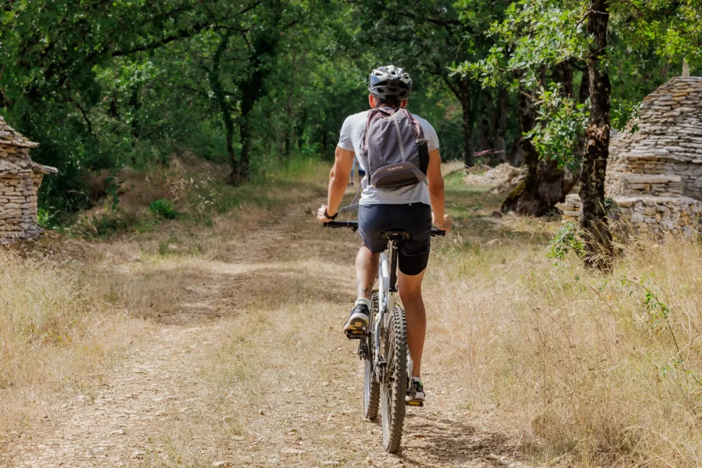 Prêt de vélos pour explorer les environs de Villefranche-de-Rouergue à VTT - Hôtel Les Fleurines, hôtel Aveyron